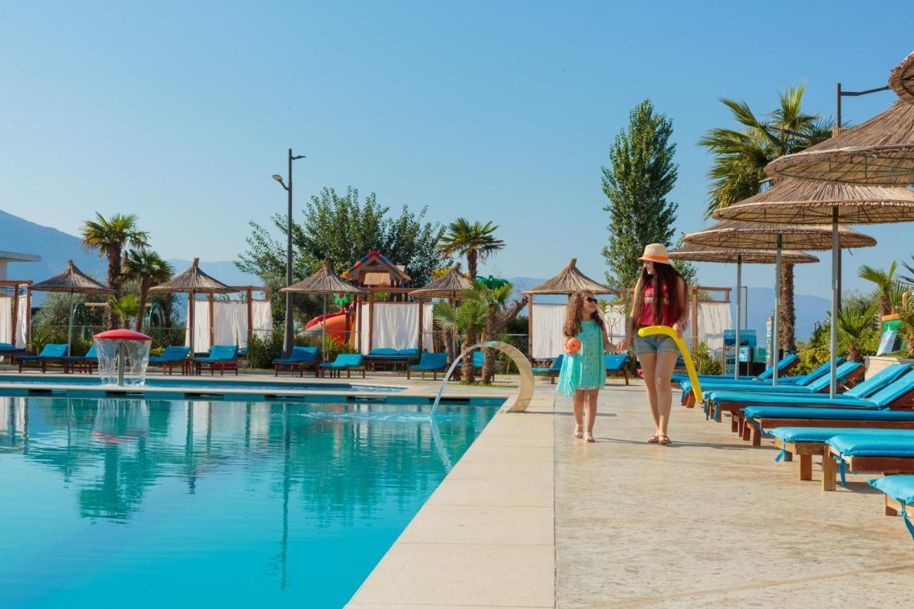 Kraal Hotel Vlorë 外观 照片