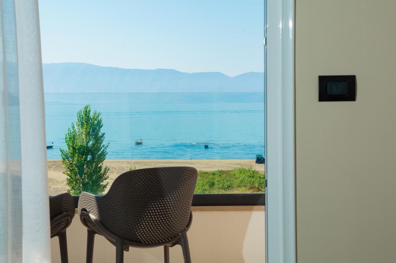 Kraal Hotel Vlorë 外观 照片