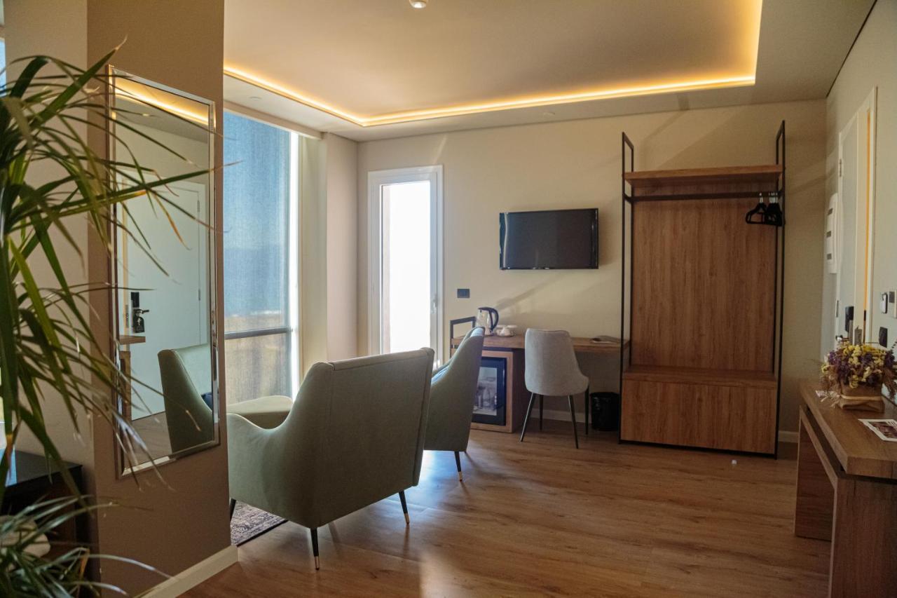 Kraal Hotel Vlorë 外观 照片